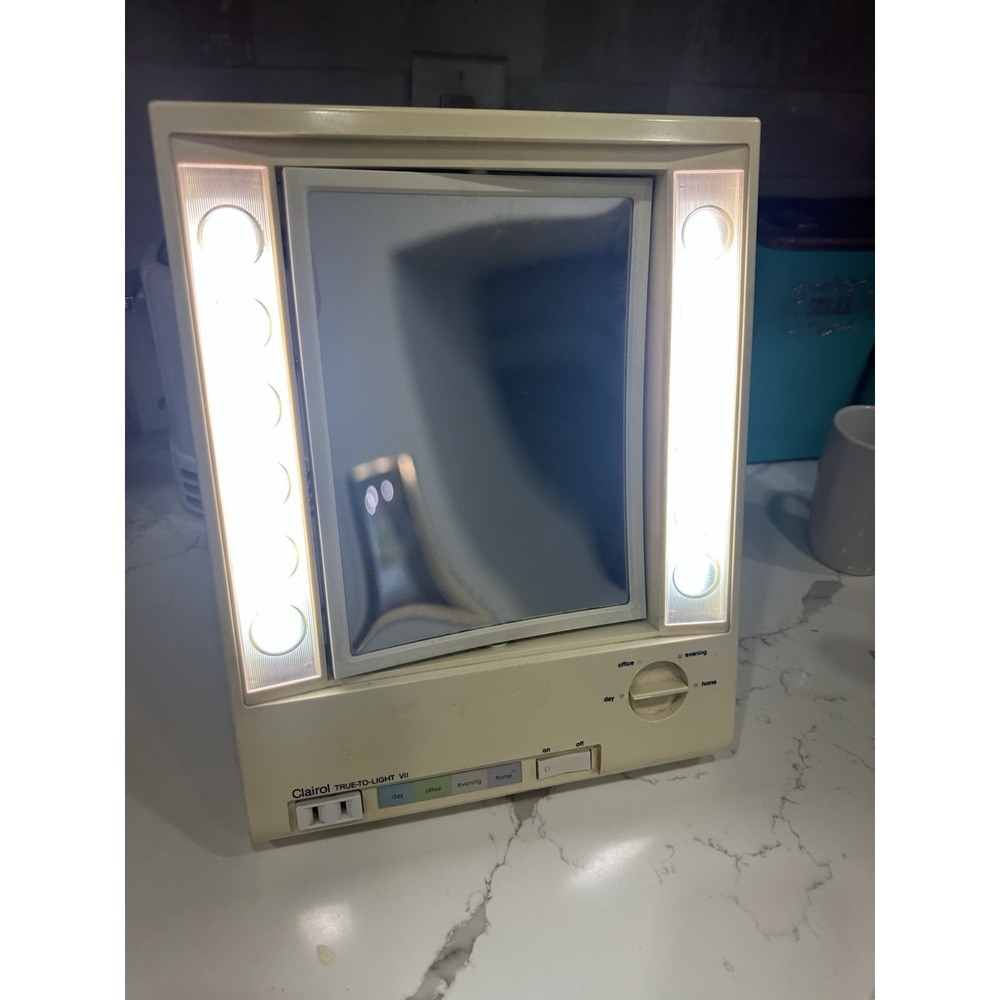 Vintage Clairol True to Light VII Makeup Mirror Lights 10x Magnification Works